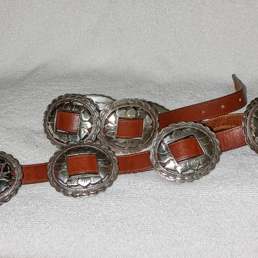 Vintage 1995 Brighton silvertone sunflower concho leather belt. XL